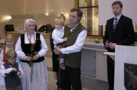  Vladimiro Beresniovo nuotraukoje: akimirka iš „Darnios šeimos“ pagerbimo Kauno savivaldybėje